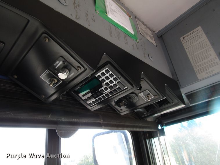 image for item DG8174 2007 Gillig G29E102R2 shuttle bus