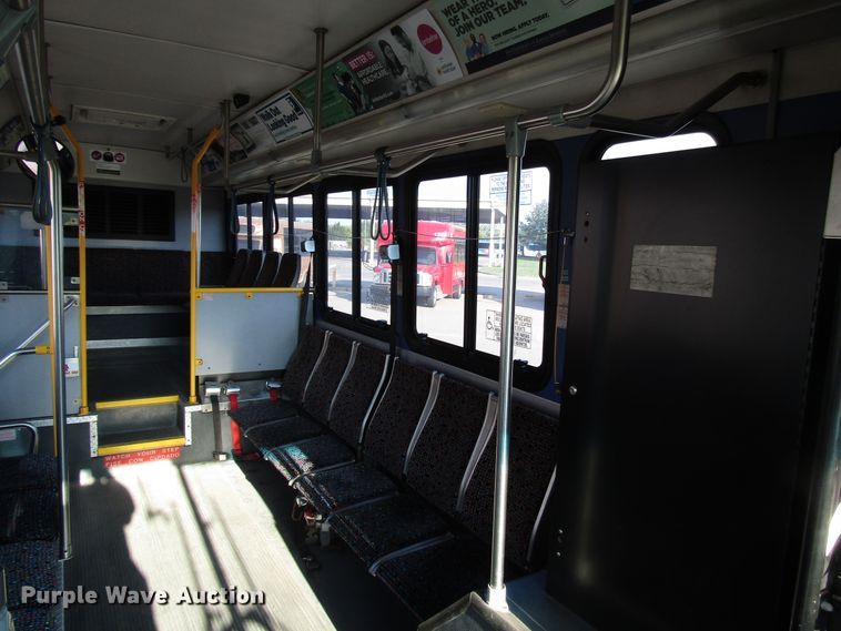 image for item DG8174 2007 Gillig G29E102R2 shuttle bus