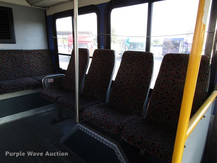 image for item DG8174 2007 Gillig G29E102R2 shuttle bus