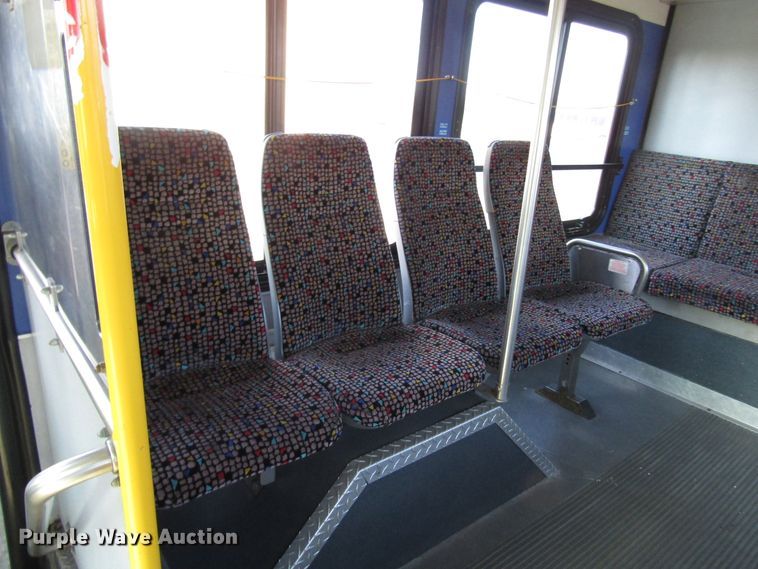 image for item DG8174 2007 Gillig G29E102R2 shuttle bus