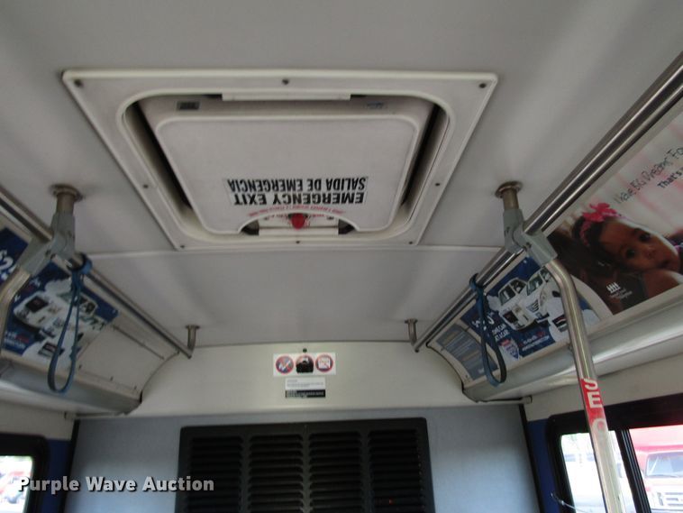 image for item DG8174 2007 Gillig G29E102R2 shuttle bus