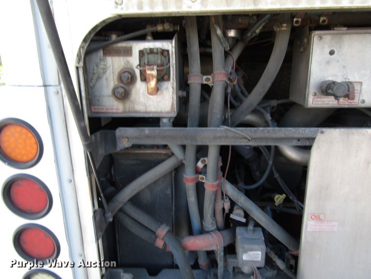 image for item DG8174 2007 Gillig G29E102R2 shuttle bus