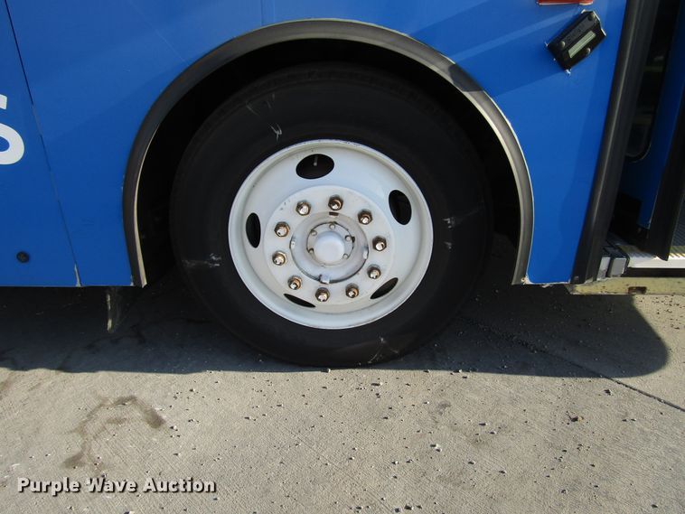 image for item DG8174 2007 Gillig G29E102R2 shuttle bus