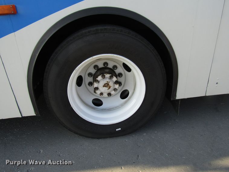 image for item DG8174 2007 Gillig G29E102R2 shuttle bus