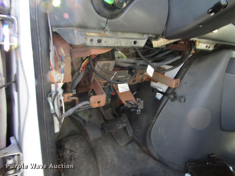 image for item DG8175 2007 Ford E450 shuttle bus