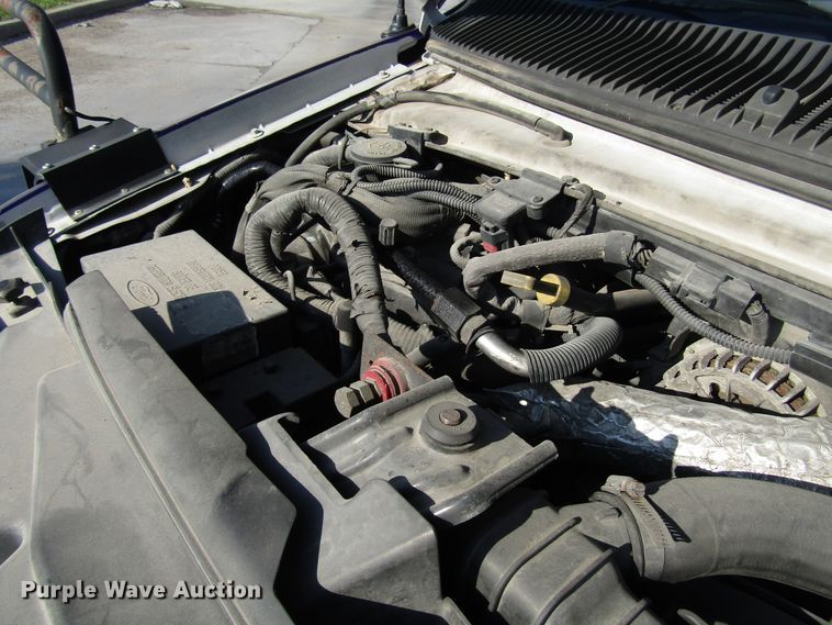 image for item DG8175 2007 Ford E450 shuttle bus