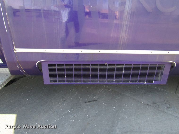 image for item DG8175 2007 Ford E450 shuttle bus