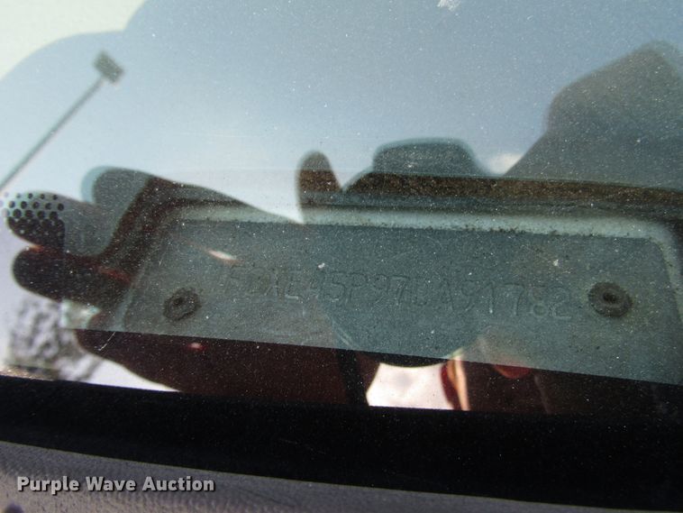 image for item DG8175 2007 Ford E450 shuttle bus