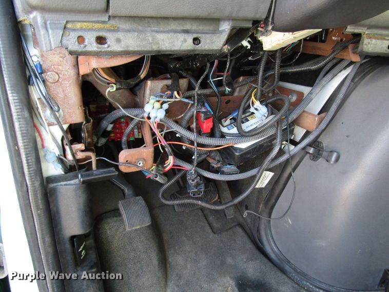 image for item DG8176 2007 Ford E450 shuttle bus