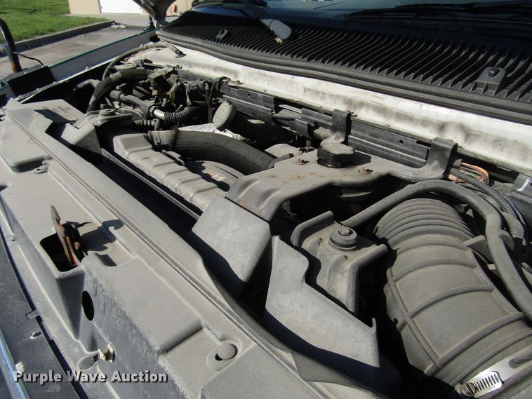 image for item DG8176 2007 Ford E450 shuttle bus