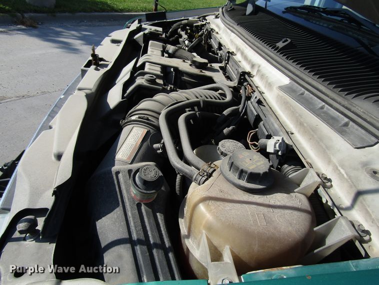 image for item DG8176 2007 Ford E450 shuttle bus