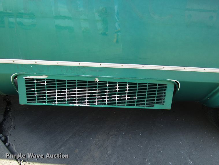 image for item DG8176 2007 Ford E450 shuttle bus