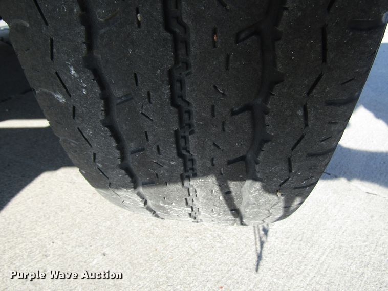 image for item DG8176 2007 Ford E450 shuttle bus