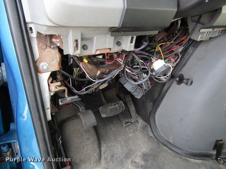 image for item DG8177 2009 Ford E450 shuttle bus