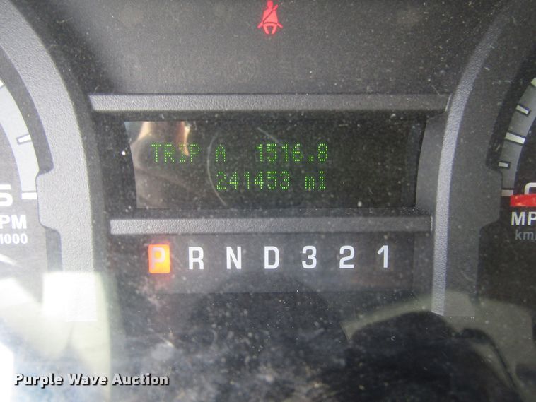 image for item DG8177 2009 Ford E450 shuttle bus