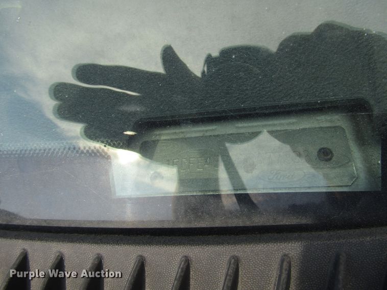 image for item DG8177 2009 Ford E450 shuttle bus