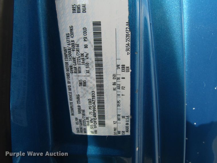 image for item DG8177 2009 Ford E450 shuttle bus