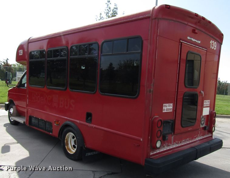 image for item DG8178 2008 Ford E450 shuttle bus