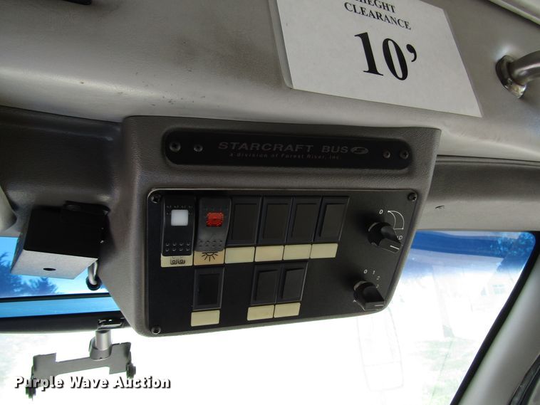 image for item DG8178 2008 Ford E450 shuttle bus