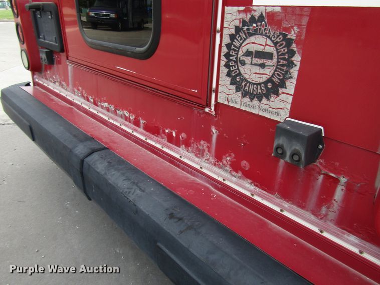 image for item DG8178 2008 Ford E450 shuttle bus