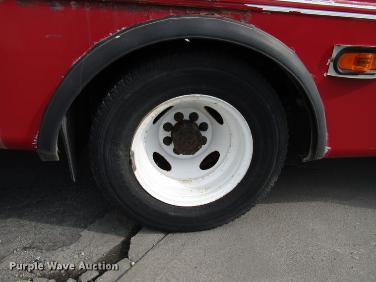 image for item DG8178 2008 Ford E450 shuttle bus