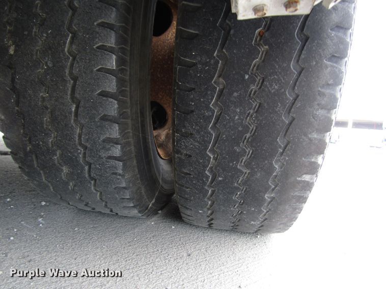 image for item DG8178 2008 Ford E450 shuttle bus