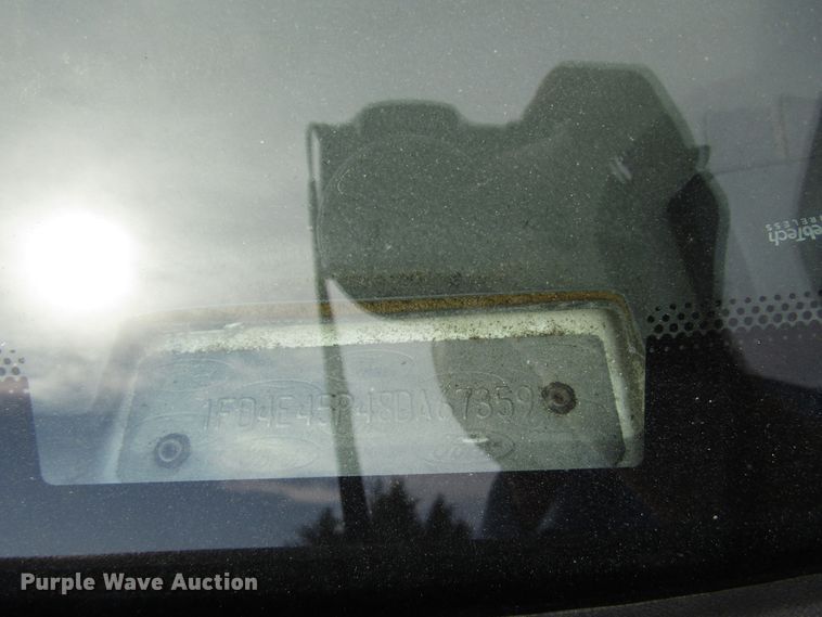 image for item DG8178 2008 Ford E450 shuttle bus