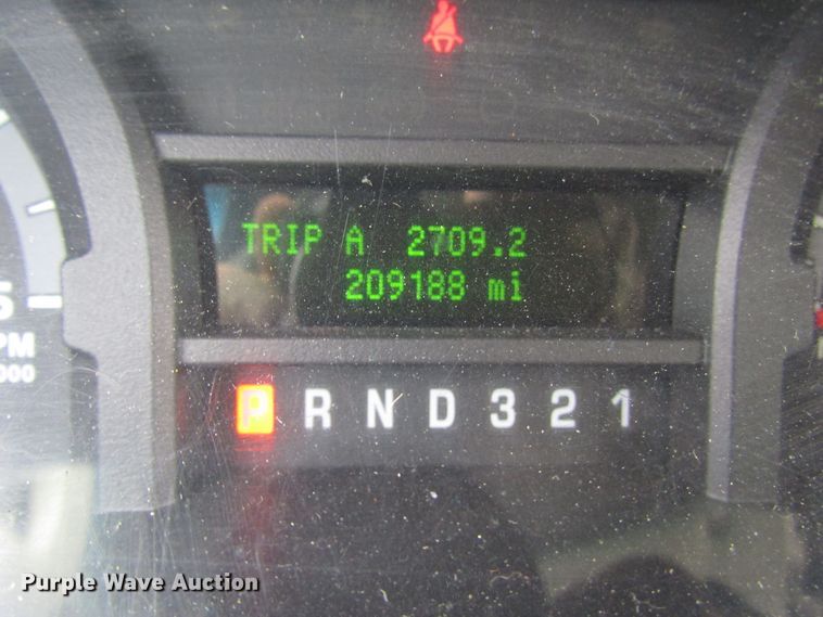 image for item DG8179 2009 Ford E450 shuttle bus