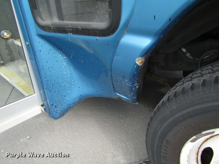 image for item DG8179 2009 Ford E450 shuttle bus