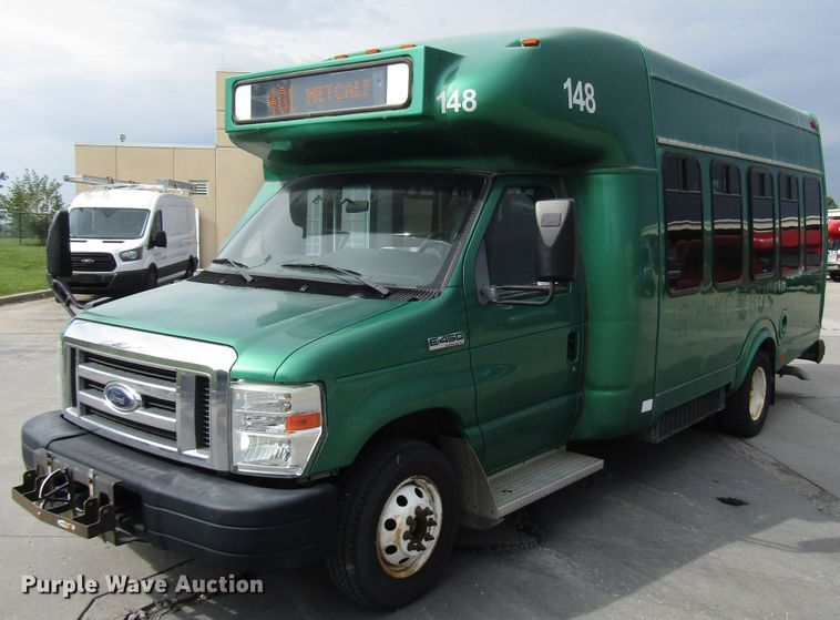 image for item DG8180 2009 Ford E450 shuttle bus