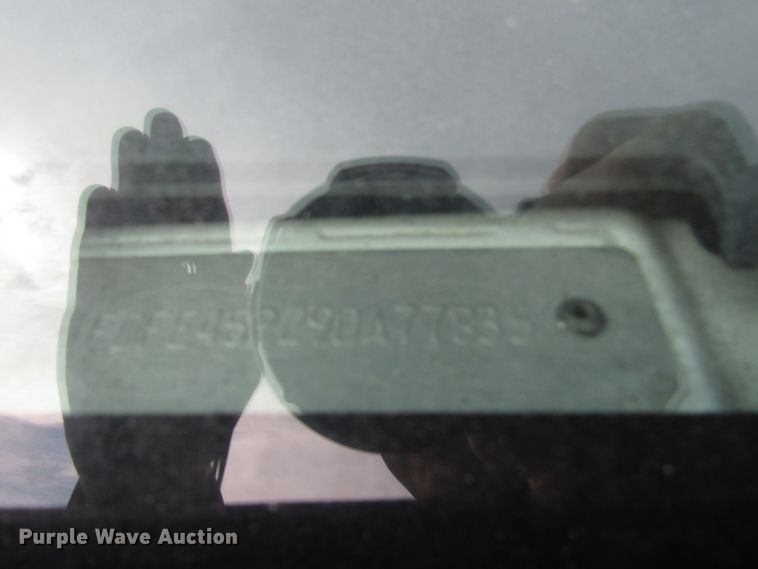 image for item DG8180 2009 Ford E450 shuttle bus