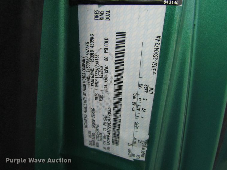 image for item DG8180 2009 Ford E450 shuttle bus