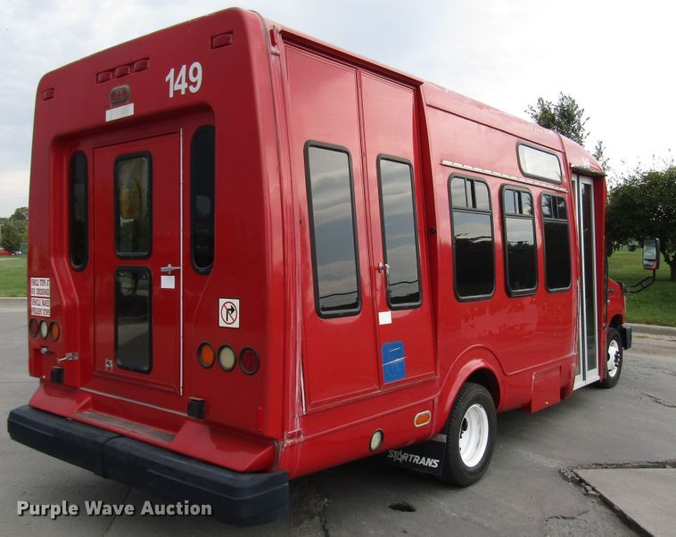 image for item DG8181 2009 Ford E450 shuttle bus