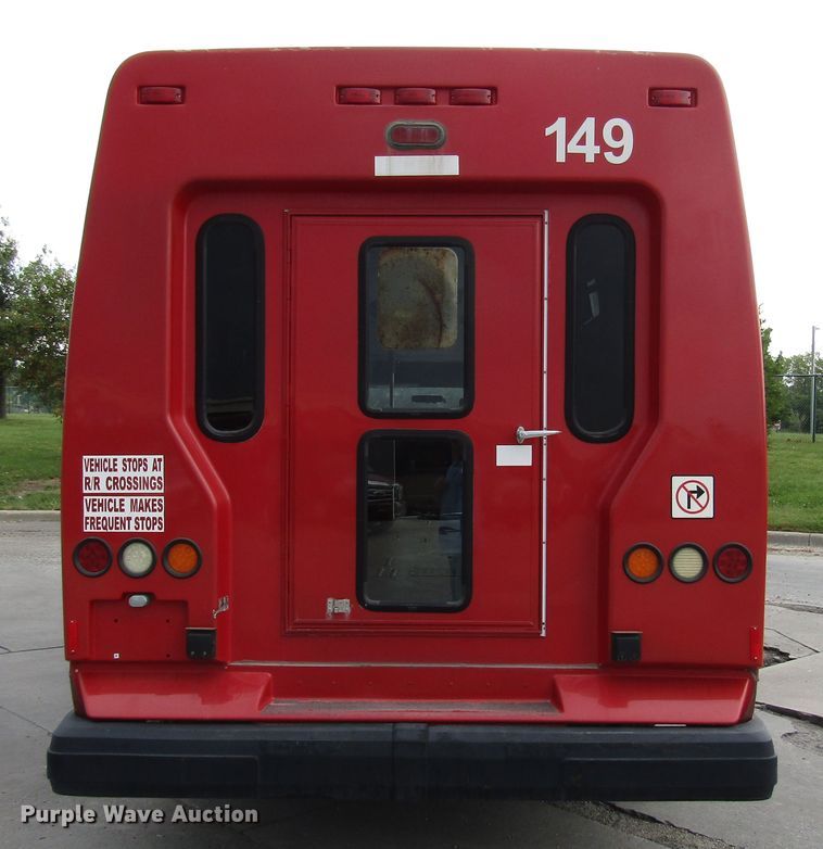 image for item DG8181 2009 Ford E450 shuttle bus