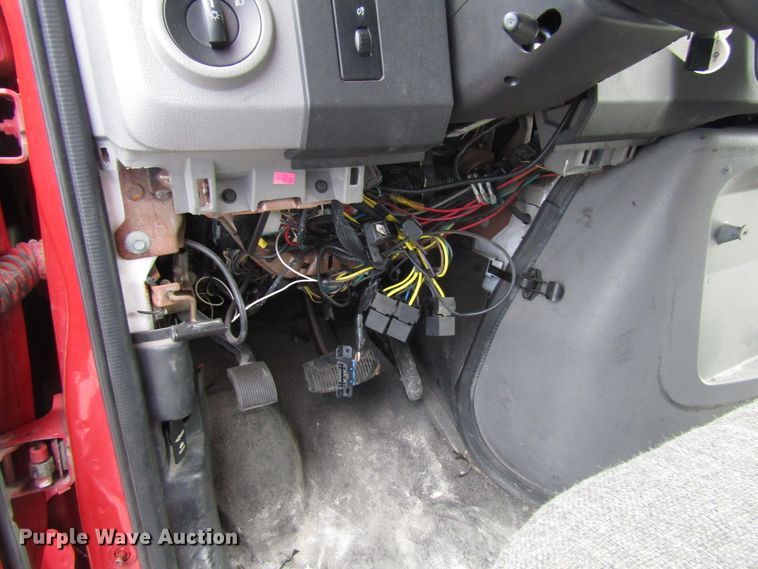 image for item DG8181 2009 Ford E450 shuttle bus