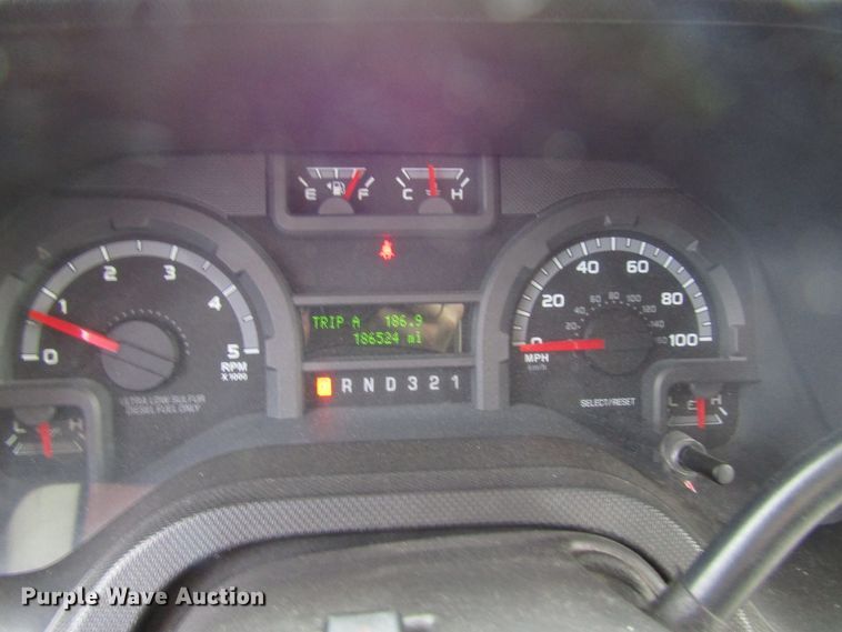 image for item DG8181 2009 Ford E450 shuttle bus