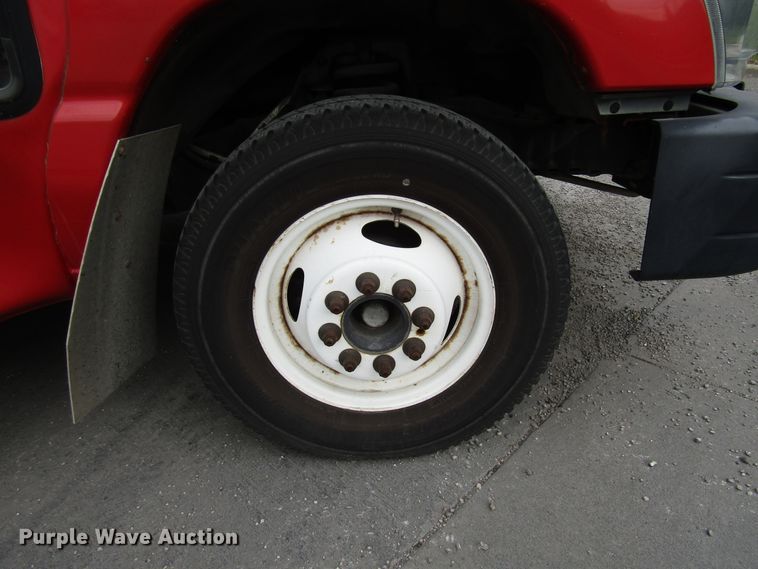 image for item DG8181 2009 Ford E450 shuttle bus