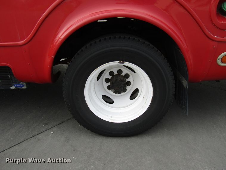 image for item DG8181 2009 Ford E450 shuttle bus