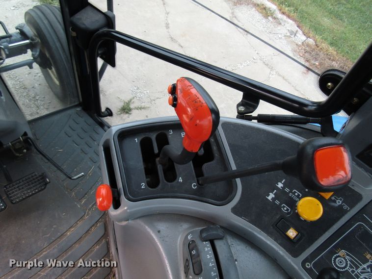 image for item DG8182 2002 New Holland TM135 tractor