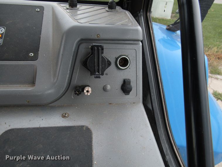 image for item DG8182 2002 New Holland TM135 tractor