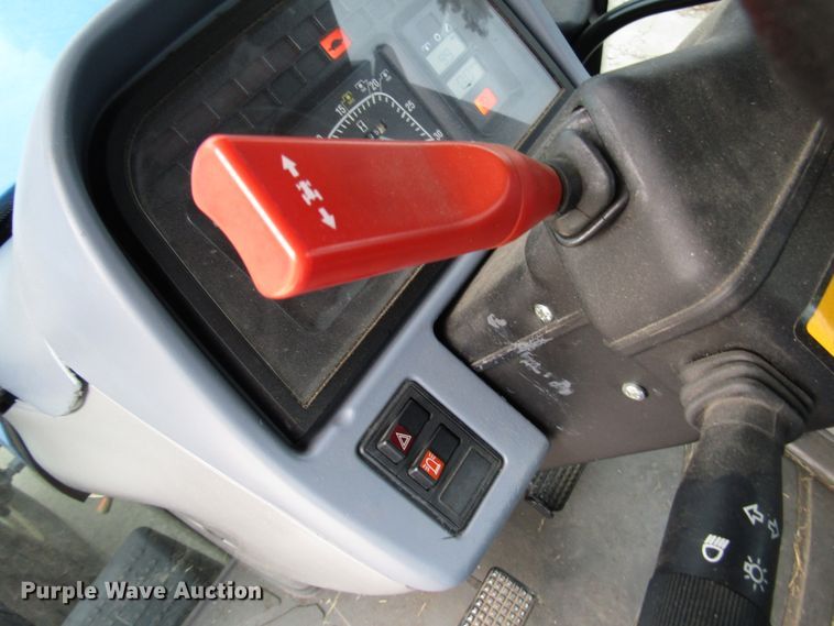 image for item DG8182 2002 New Holland TM135 tractor