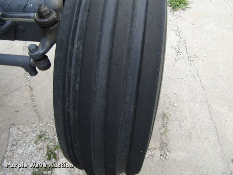 image for item DG8182 2002 New Holland TM135 tractor