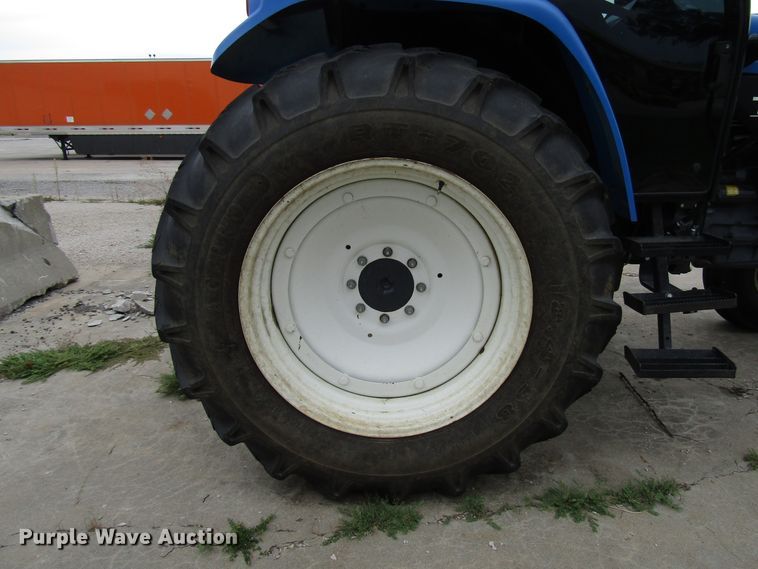 image for item DG8182 2002 New Holland TM135 tractor