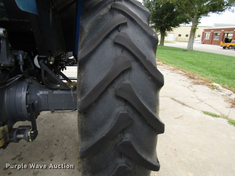 image for item DG8182 2002 New Holland TM135 tractor
