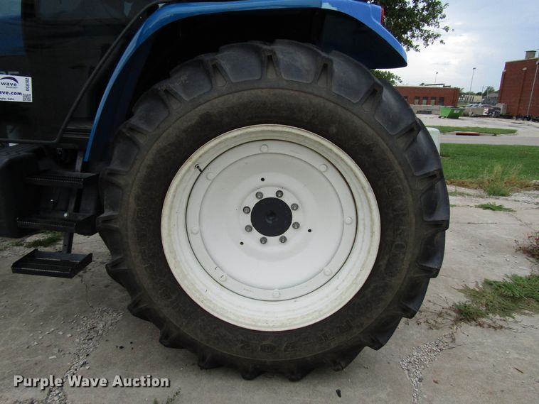 image for item DG8182 2002 New Holland TM135 tractor