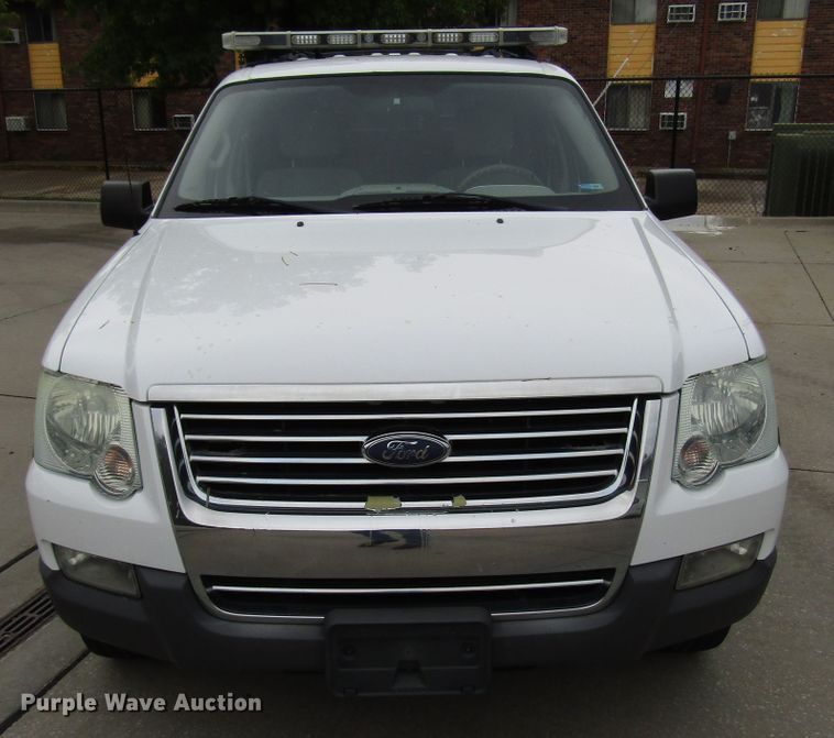 image for item DG8183 2006 Ford Explorer SUV