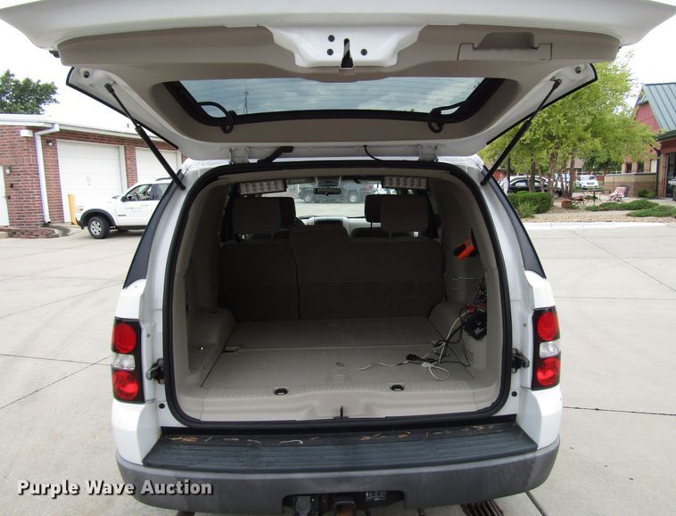 image for item DG8183 2006 Ford Explorer SUV