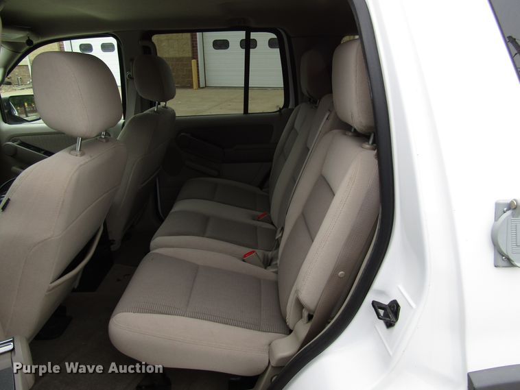 image for item DG8183 2006 Ford Explorer SUV