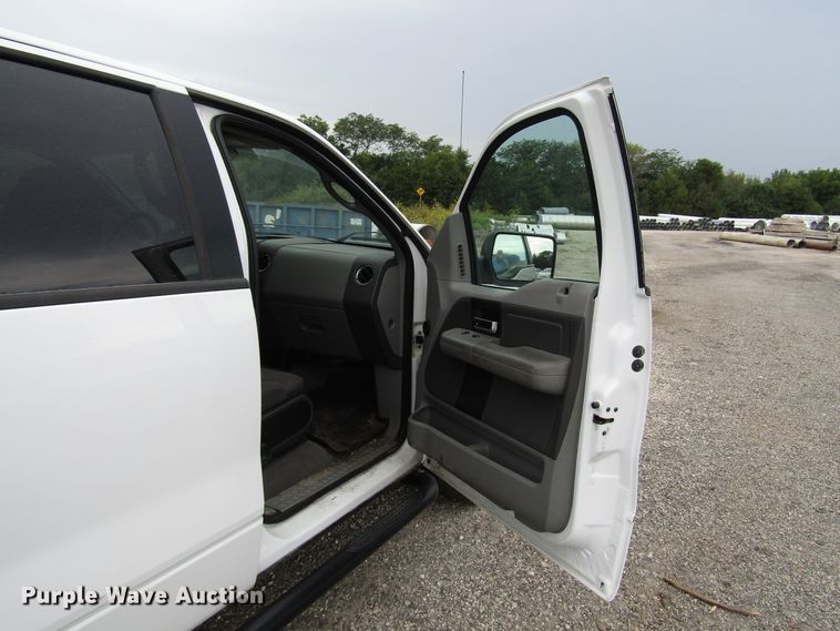 image for item DG8184 2006 Ford F150 SuperCrew pickup truck