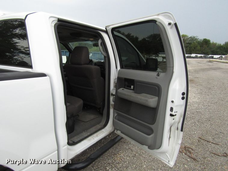 image for item DG8184 2006 Ford F150 SuperCrew pickup truck